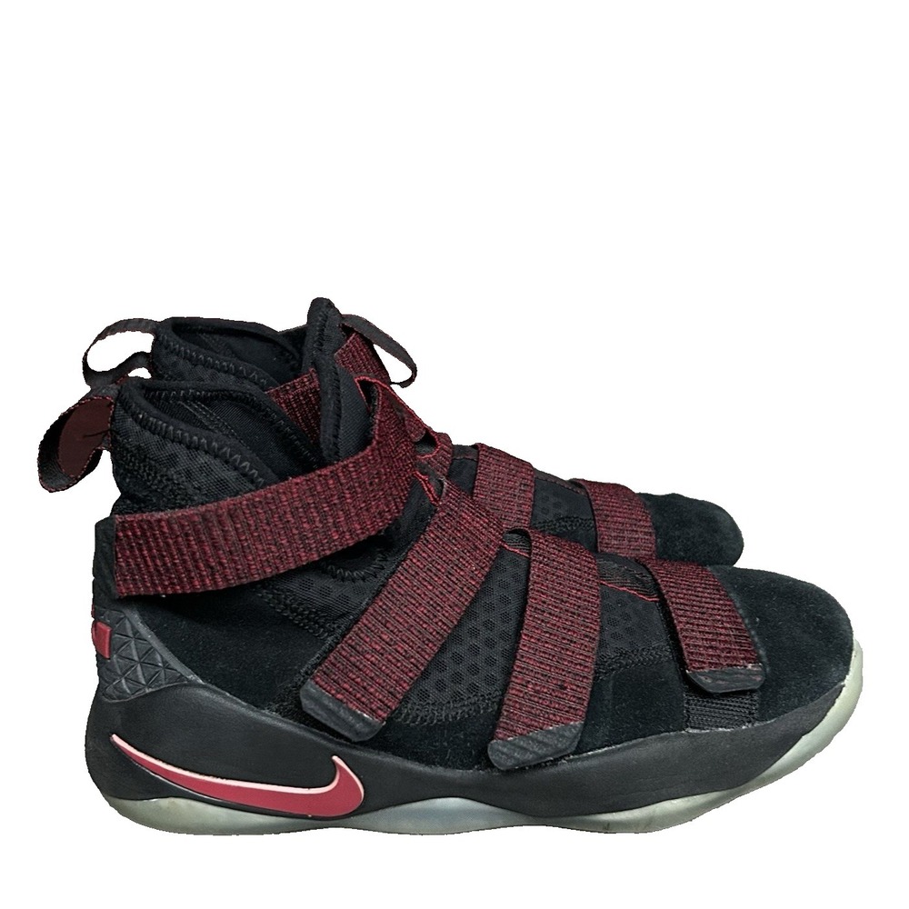LeBron James  Soldier Youth Size‎ 5.5Y